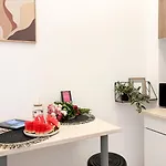 Golden Nest - M&n
