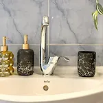 Golden Nest - M&n