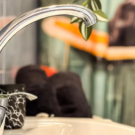 Golden Nest - M&n Apartament *