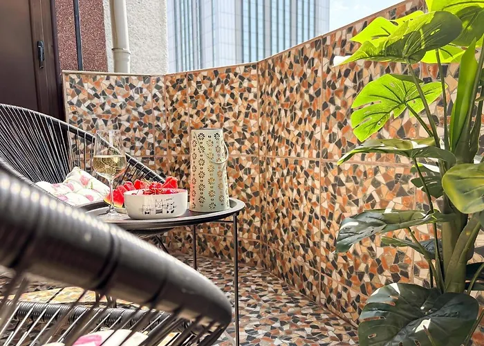 Golden Nest - M&n Apartman Bukarest