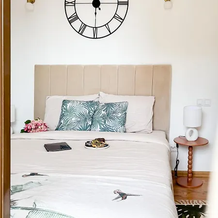 Golden Nest - M&n