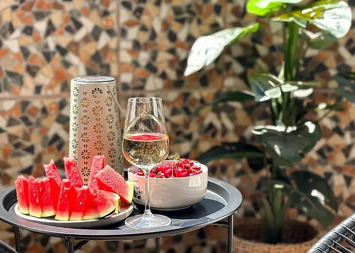 Golden Nest - M&n 아파트 *